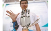 Can prosthetics also have tactile sensation? A Simulator Hand Connecting the Nervous System