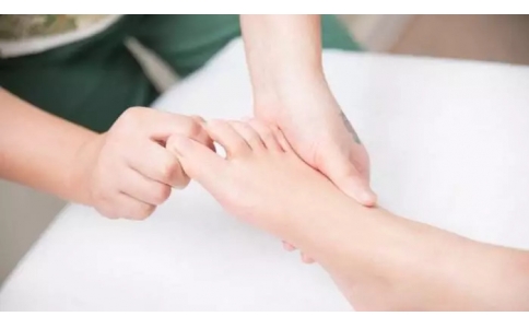 足踝问题对人体的生物力学影响